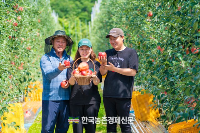 대표과일선발대회...각 품목별 수상자 발표 시상